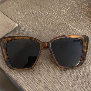 5/$10❤️❤️❤️NEW Stylish Leopard Print Sunglasses